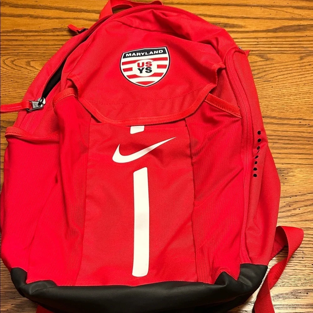 mens red nike backpack Hoops Elite Hoops Pro Basketball University Red/Black/Metallic Cool Grey,One Size : Sports & Outdoors and a handy side bottle pocket Nike Varsity Elite Backpack (32L)